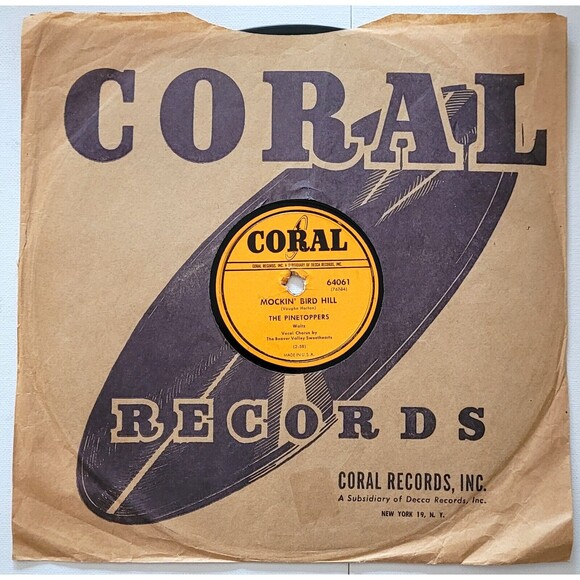 Pinetoppers 78 RPM - Mockin' Bird Hill / Big Parade Polka - Coral V+ - Picture 1 of 5